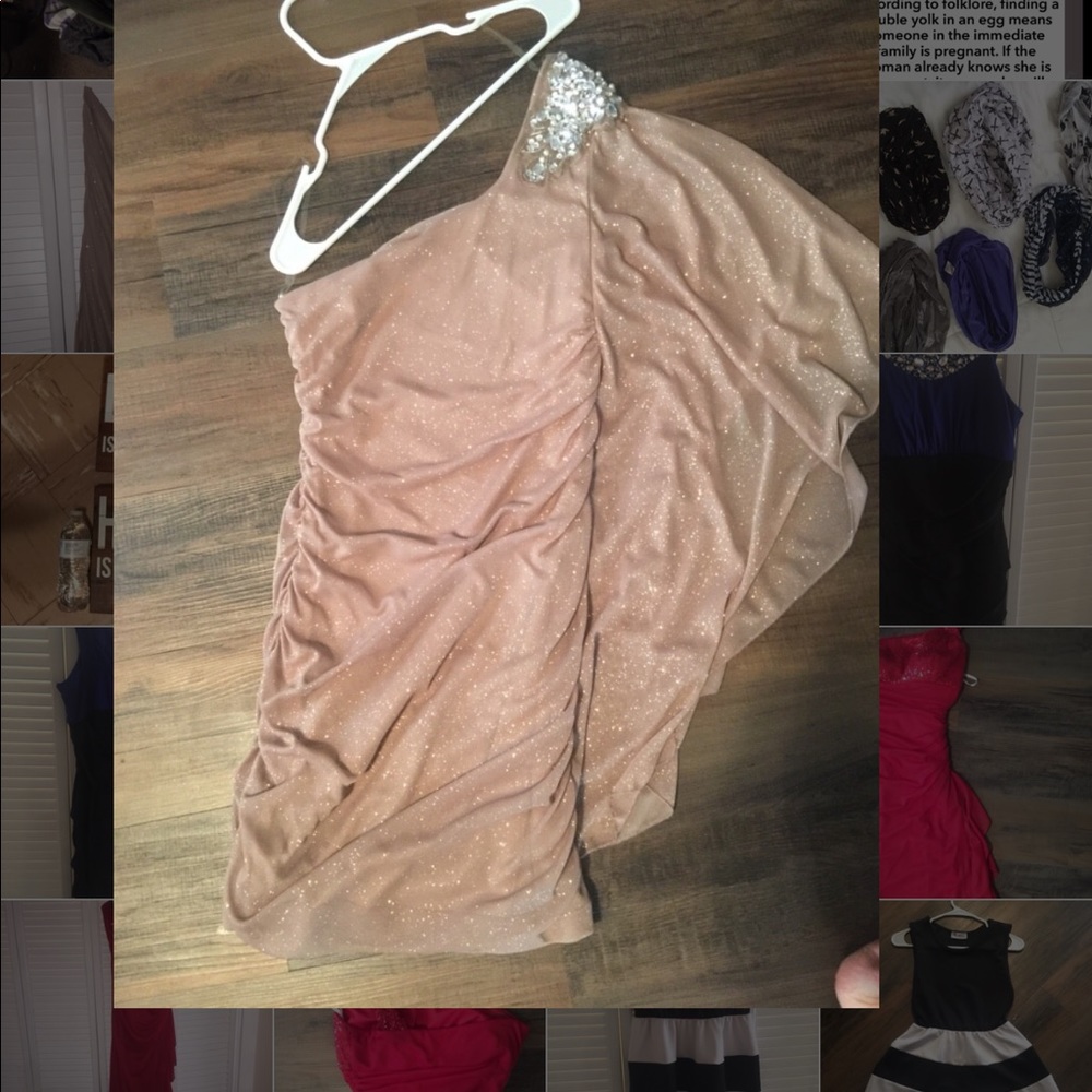 Dress - Picture 3 of 3